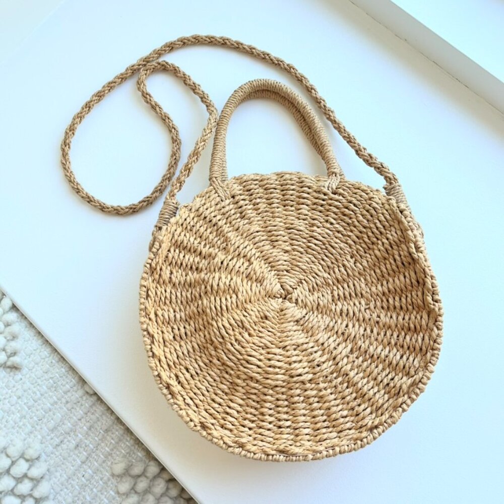 NWOT Round raffia basket bag, 11"